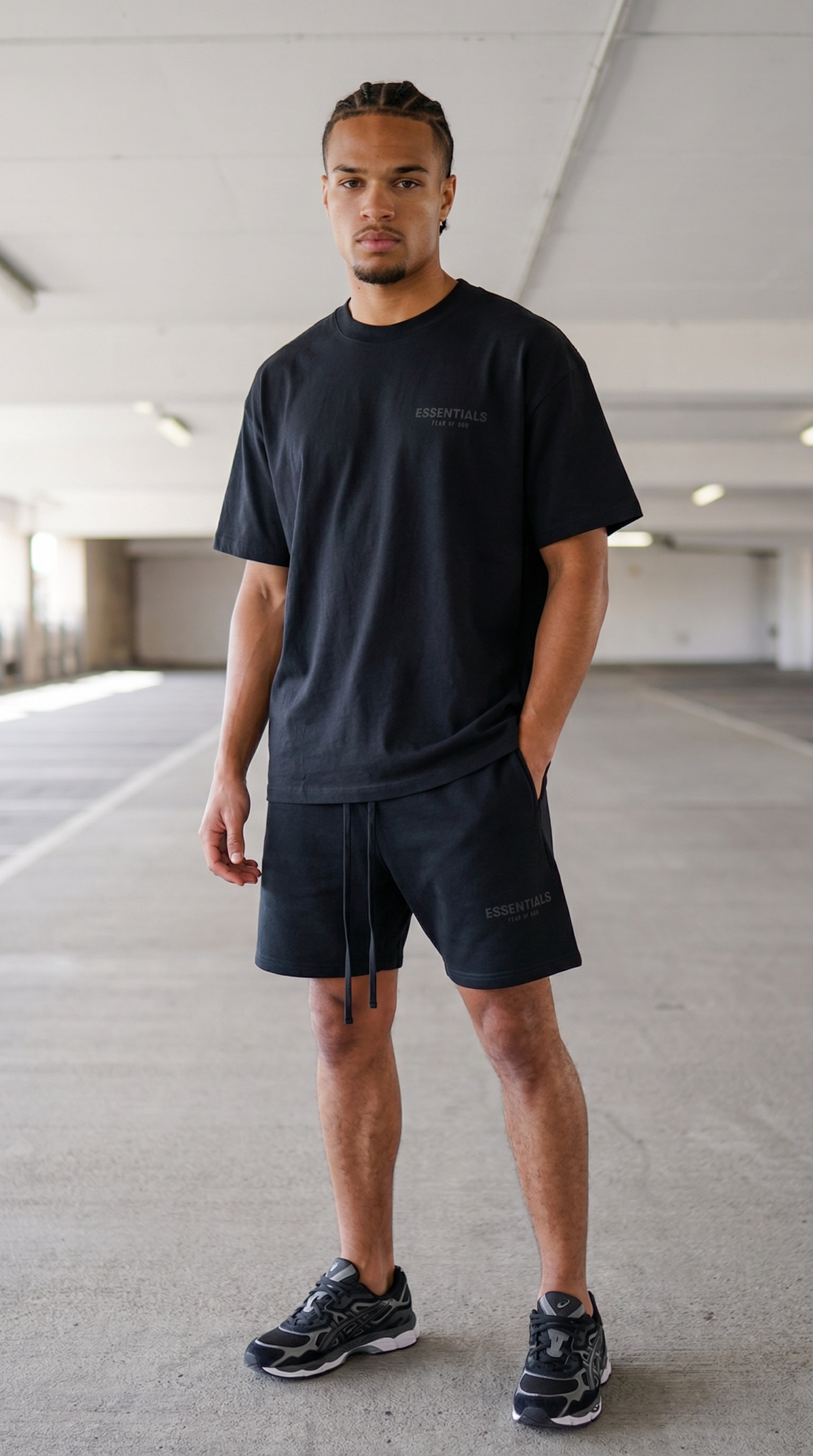 Essential Tee – OFF Black